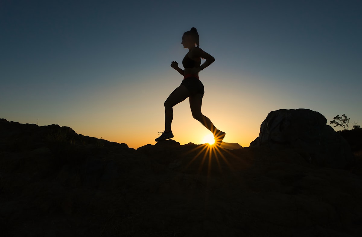 People doing high-intensity interval training in a group class